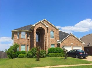 2712 W Shore Dr, Grand Prairie, TX 75052