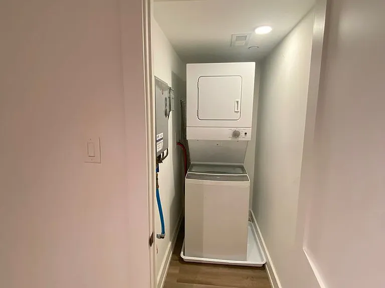 1353 Taylor St NW #B — Photo 5