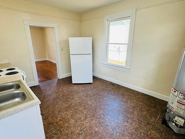 113 Schoolfield Dr — Photo 6