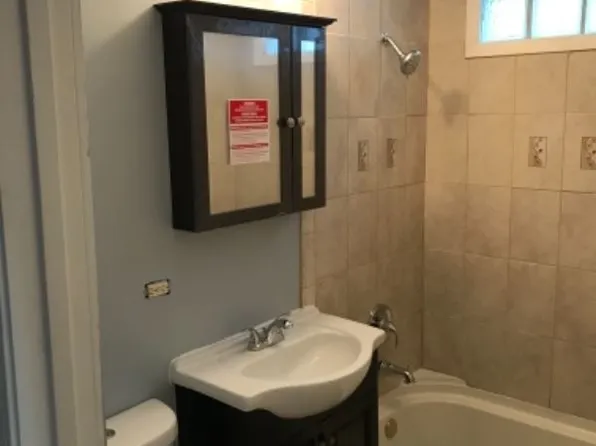 8639 S Phillips Ave #2, Chicago, IL 60617