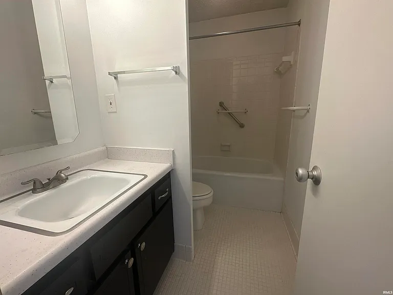 1100 Erie Ave #802 — Photo 8