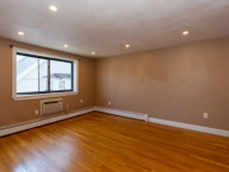 47 Gardner St #10 — Photo 6