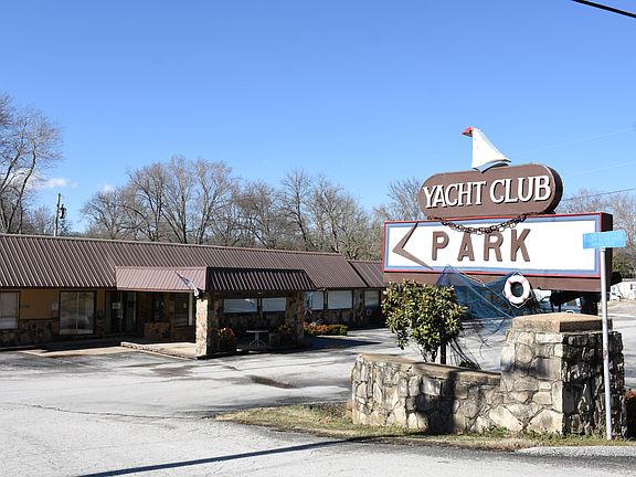 3rd image of 114 Yacht Club Ln