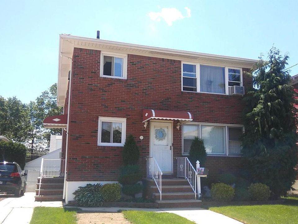 1st image of 210 Evergreen Ave