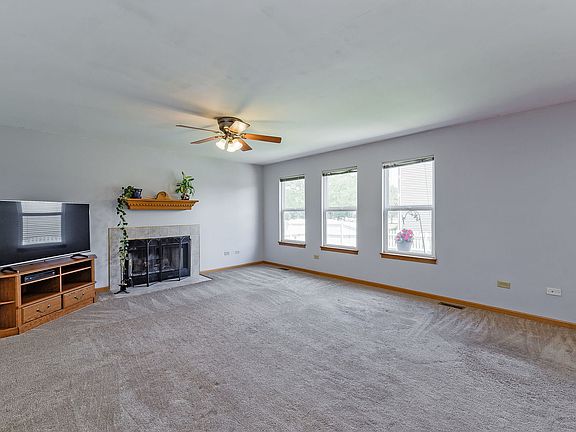 4th image of 2410 White Ash Ct
