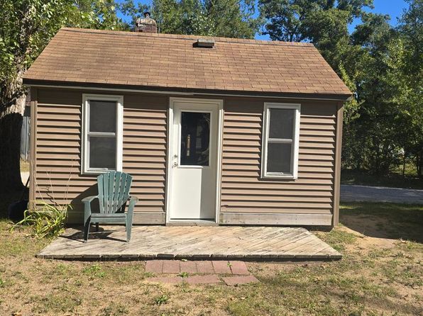 5115 S Straits Hwy Cabin 8