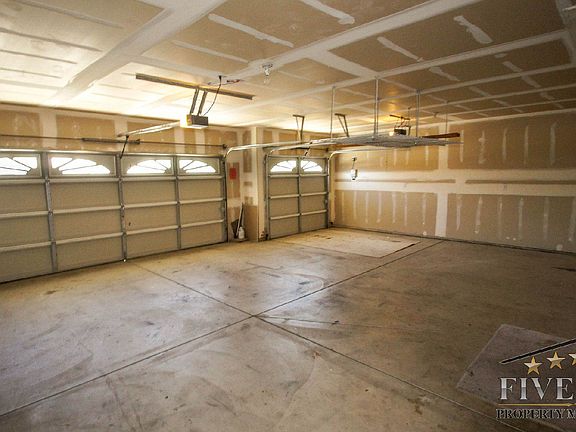 3 Car Garage