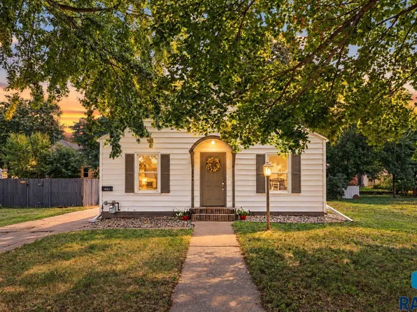 1604 S Grange Ave, Sioux Falls, SD 57105