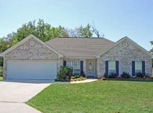 605 Lucky Leaf Dr, Hattiesburg, MS 39402