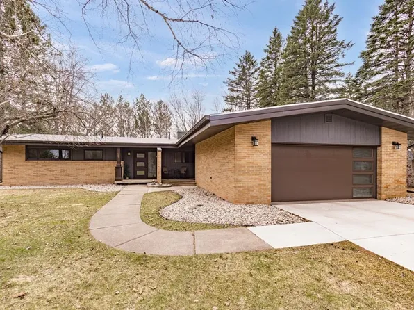 51 Billings Dr, Superior, WI 54880