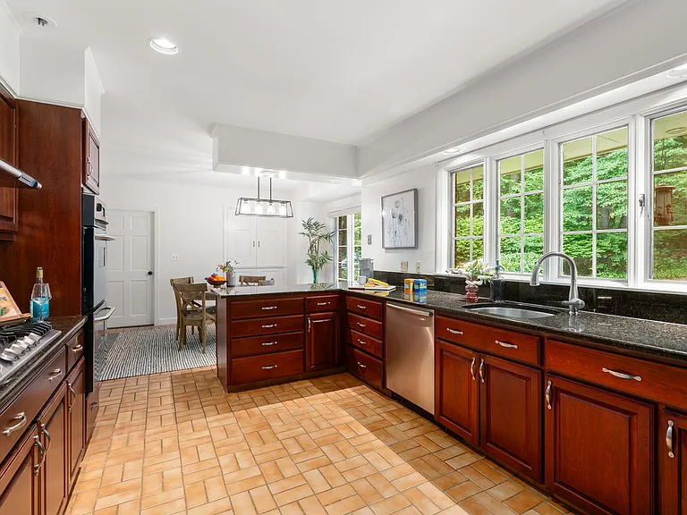 62 Mill St — Photo 7