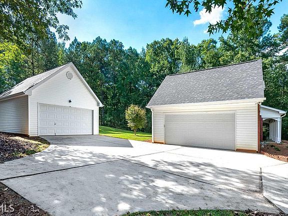 3rd image of 1303 Pin Oak Ct