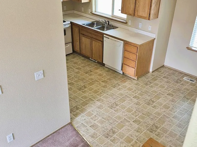 6811 152nd Street Ct E — Photo 4