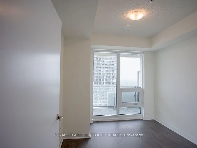 2221 Yonge St #4609 — Photo 17