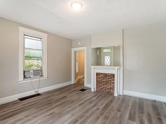 5th image of 4311 Vine St #1