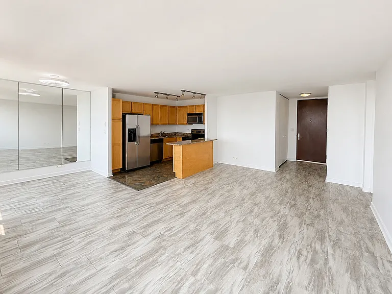 655 W Irving Park Rd #5303 — Photo 3