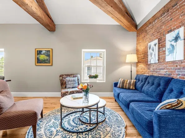 10 Union St #3, Salem, MA 01970