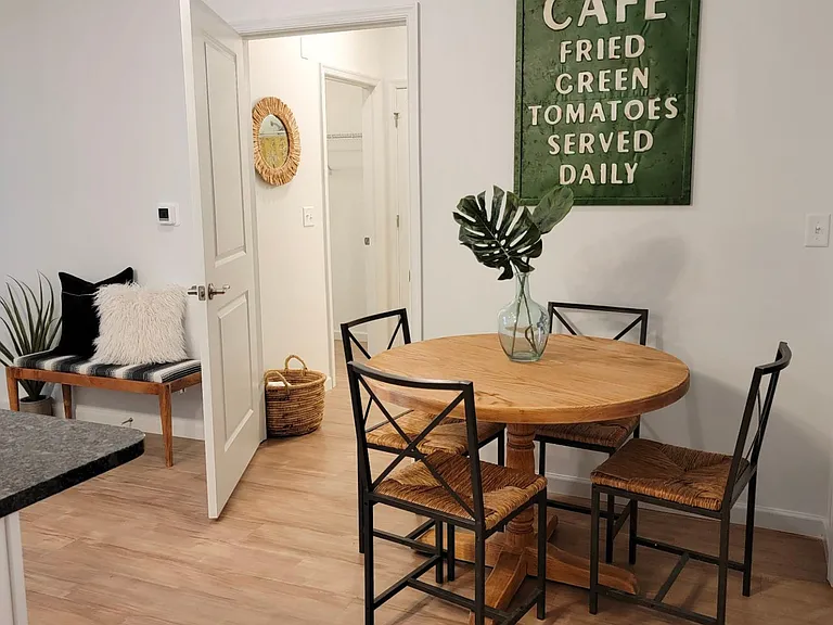 Park West Apartments — Photo 6