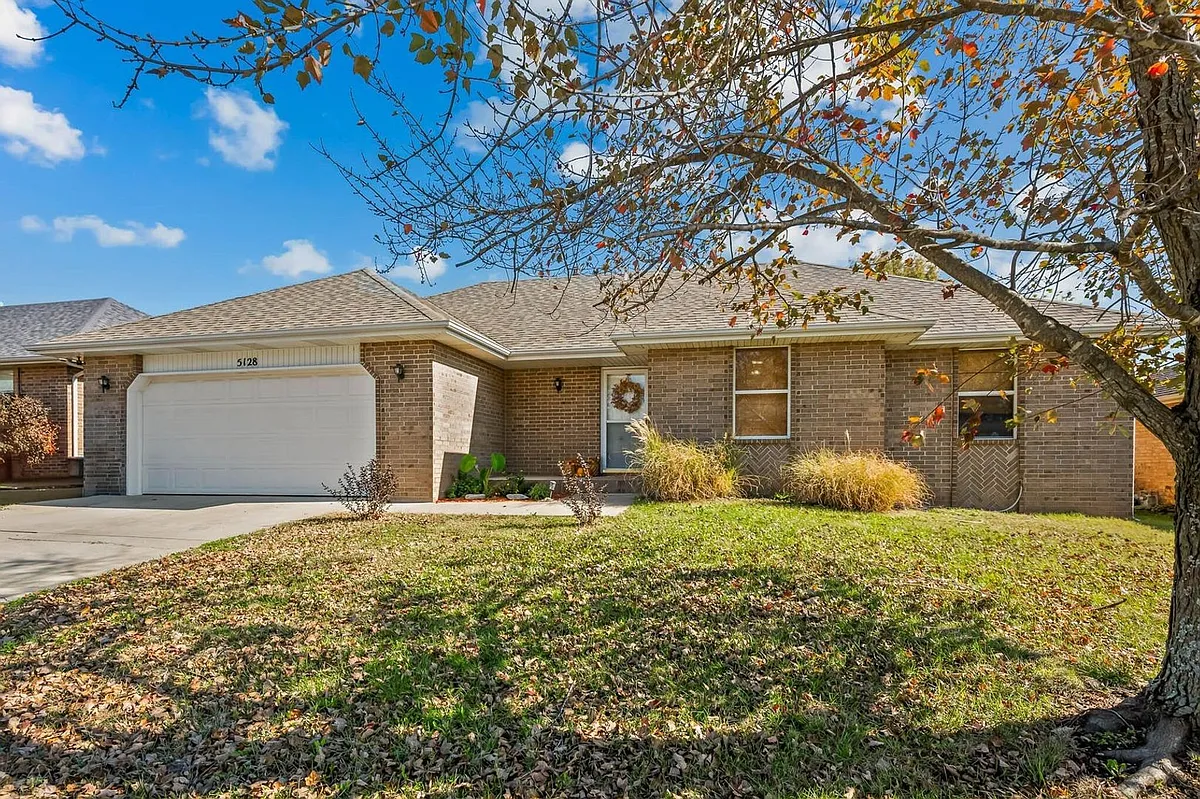 Building Photo - 5128 S Ivey Ln
