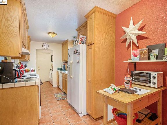 5th image of 514 W 14th St