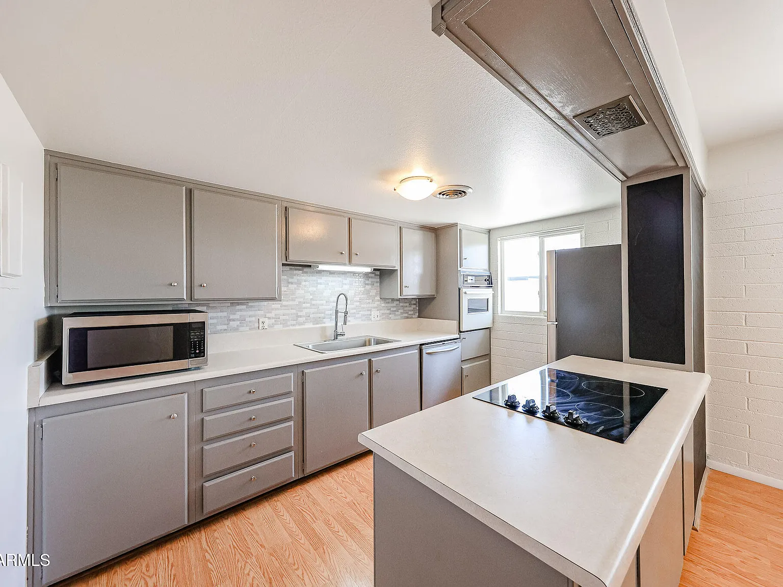 2 bed, 2.0 bath, 1120 sqft, $1,800 — Photo 2