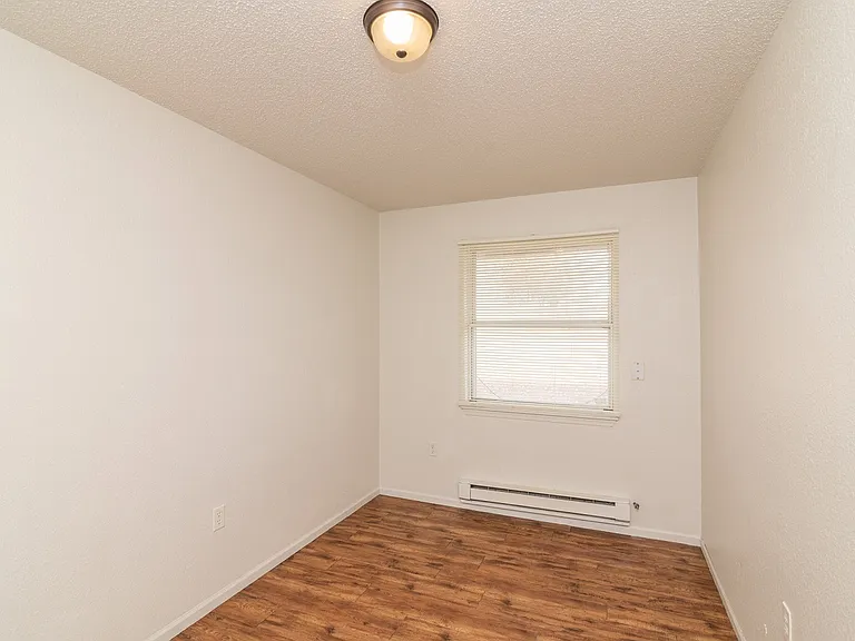 4819 Marion St — Photo 3