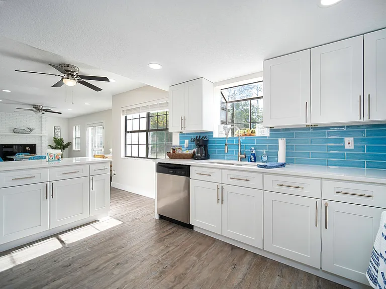 Winterhawk Dr — Photo 47