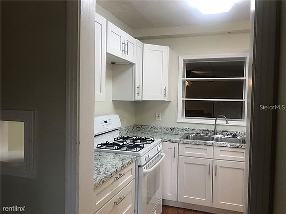 4th image of 109 N Lake Blvd