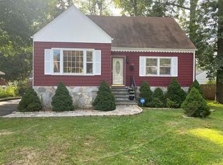 63 Woodcrest Rd, Fairfield, CT 06824