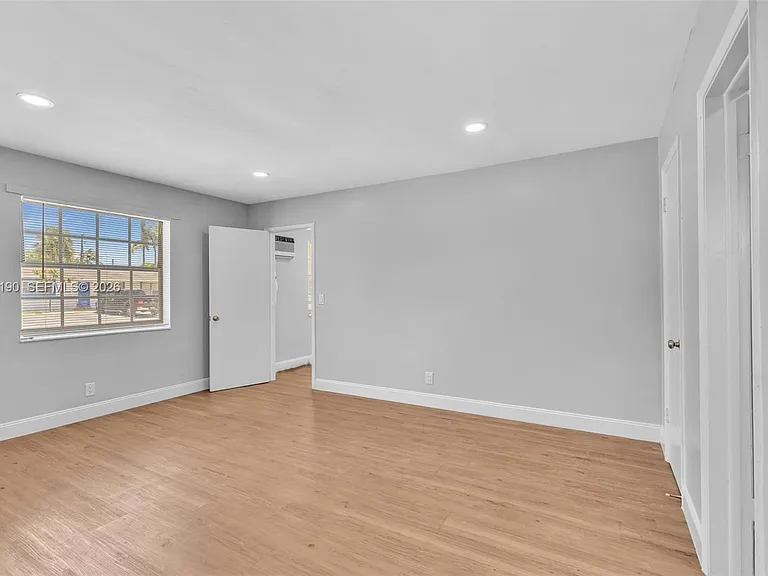 161 NW 40th St #1 — Photo 19