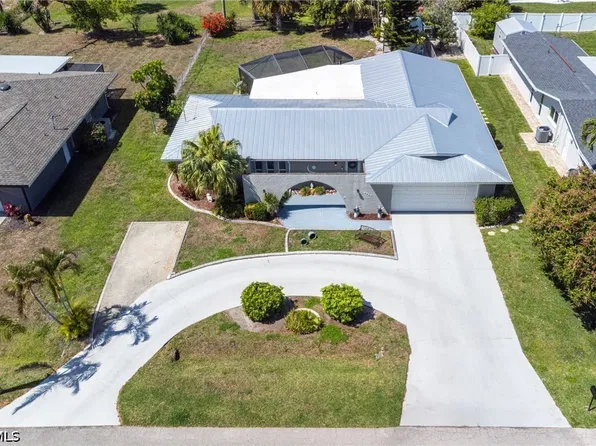 4212 SE 1st Ct, Cape Coral, FL 33904