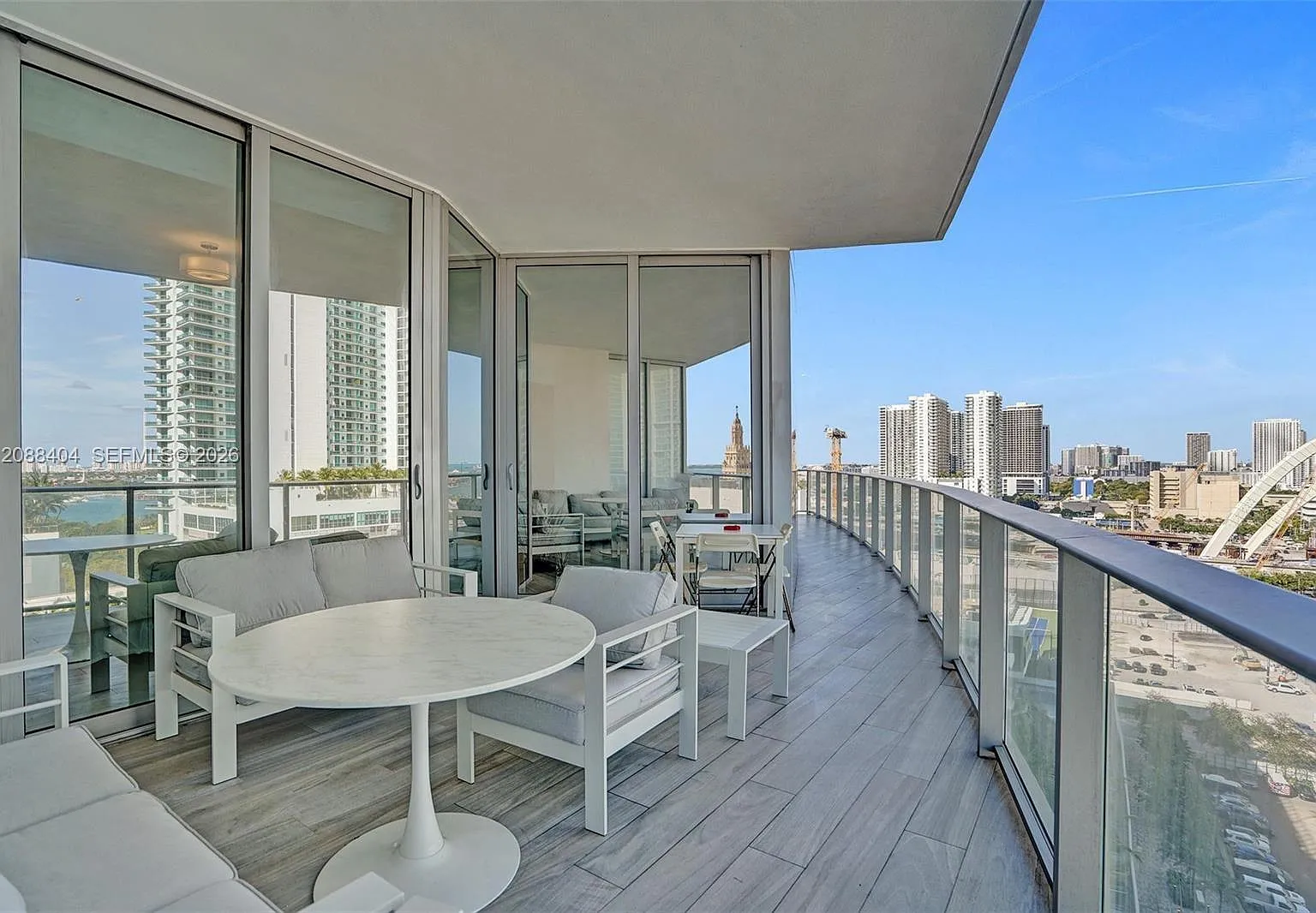 Paramount Miami Worldcent — Photo 2