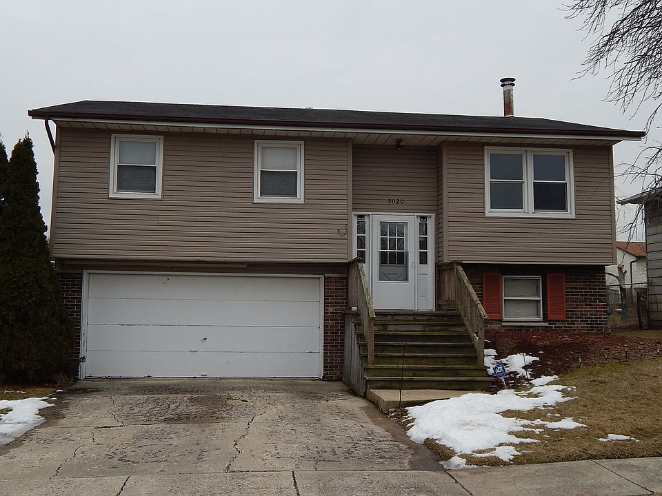 1st image of 3020 E 224th Pl