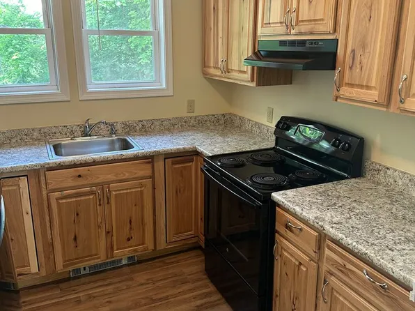 121 Messer Street, 121 Messer St #4, Laconia, NH 03246