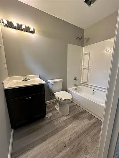 1405 Heather Pl — Photo 7