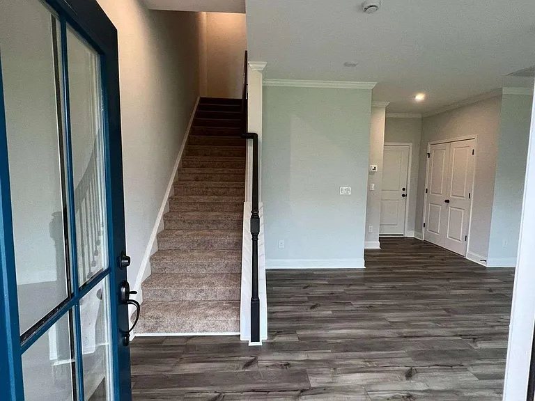 327 Maltibie Dr — Photo 3