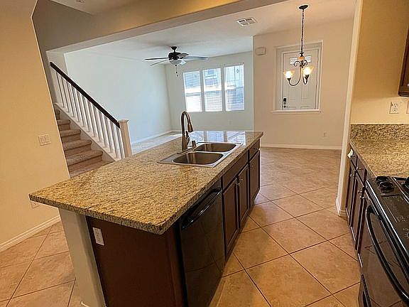 4th image of 28623 Pietro Dr