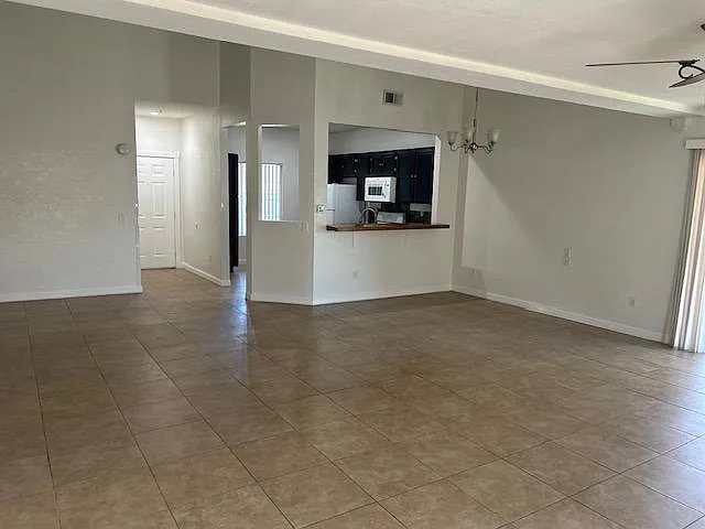 1296 Alderwood Ln — Photo 3