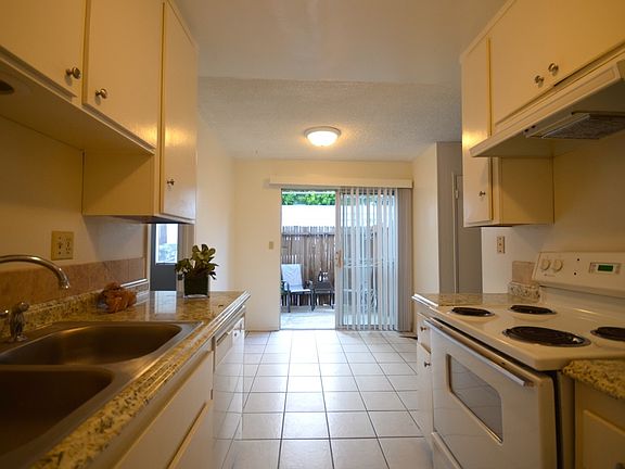 Kicthen & Exterior Patio