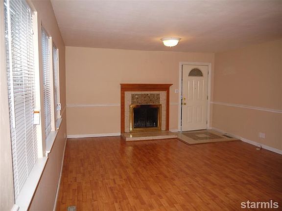 2nd image of 1187 Carson Ave