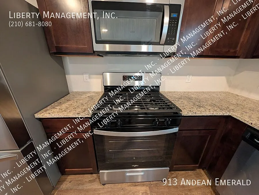 3 Bedroom, 2.5 Bath Home in Redbird Ranch — Photo 4