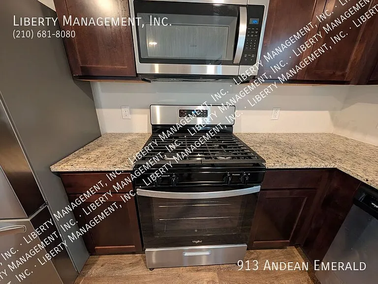 913 Andean Emerald — Photo 4