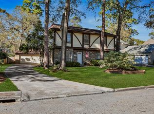 33 Lancelot Ln, Conroe, TX 77304