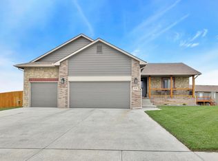 1130 N Spring Ridge Ct, Derby, KS 67037