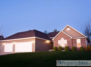 305 Ruths Ln, Wamego, KS 66547