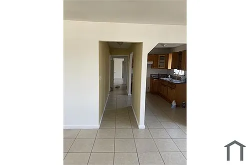 10026 S San Pedro St Photo 1