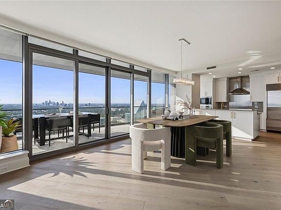 5th image of 3344 Peachtree Rd #4104