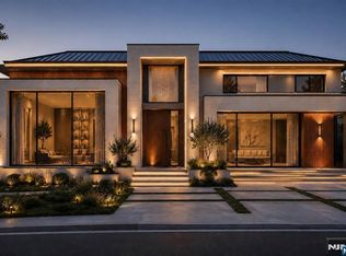 662 Summit St, Englewood Cliffs, NJ 07632