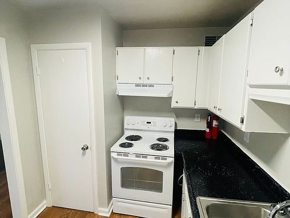 5th image of 457 White Dr Unit A8
