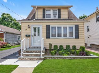 18 W Melrose Street, Valley Stream, NY 11580